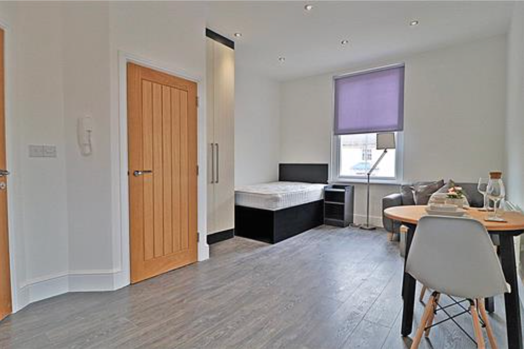 Property photo 3 of 6