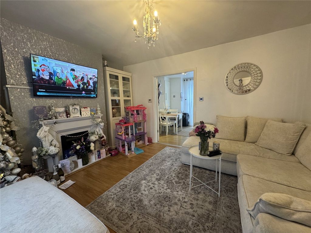 Property photo 3 of 12 Picture No. 14