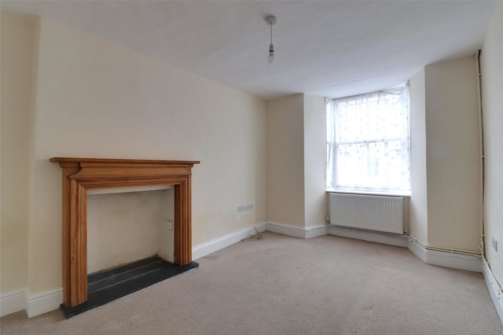 Property photo 2 of 11 Picture No. 30