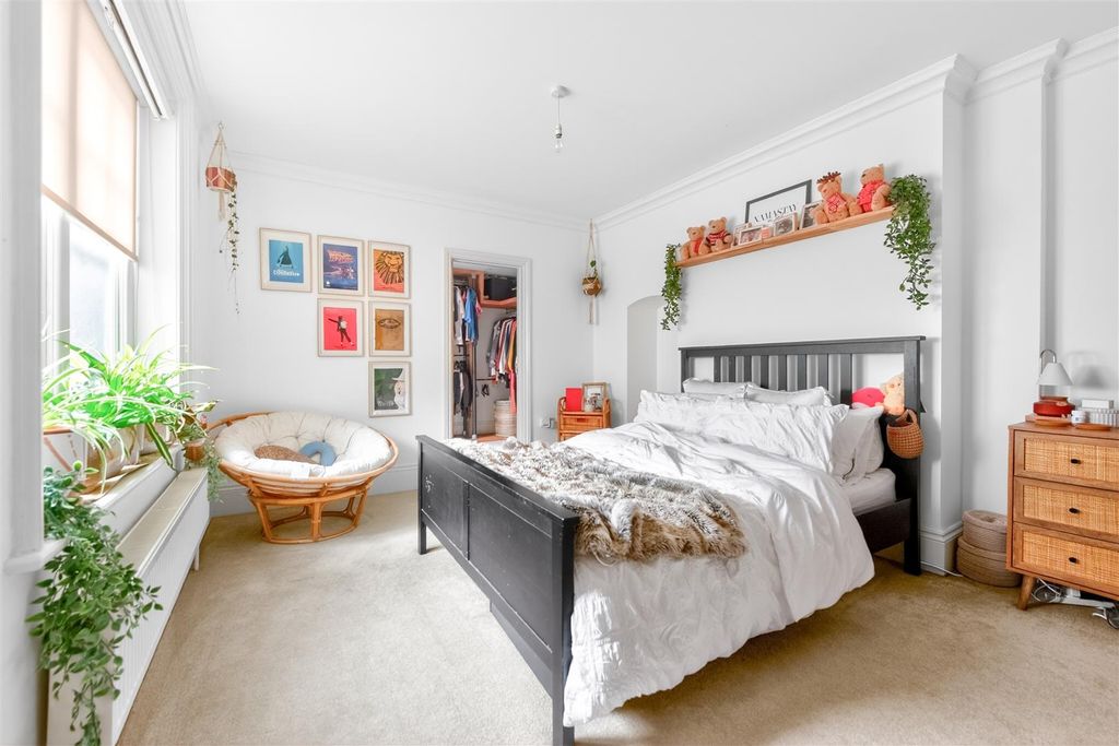 Additional image 18 of 2 bed flat for saleCarfax, Horsham RH12