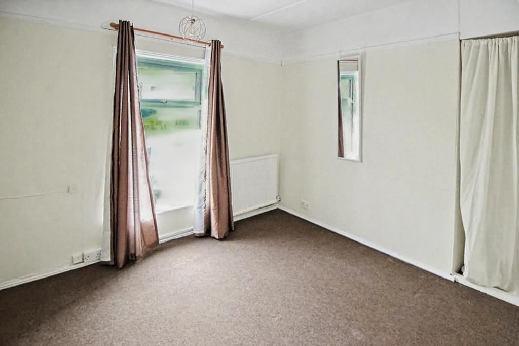 Property photo 3 of 8 Bedroom