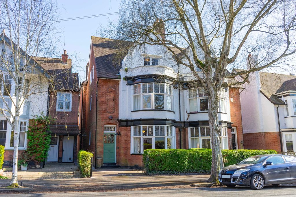 Property photo 2 of 46