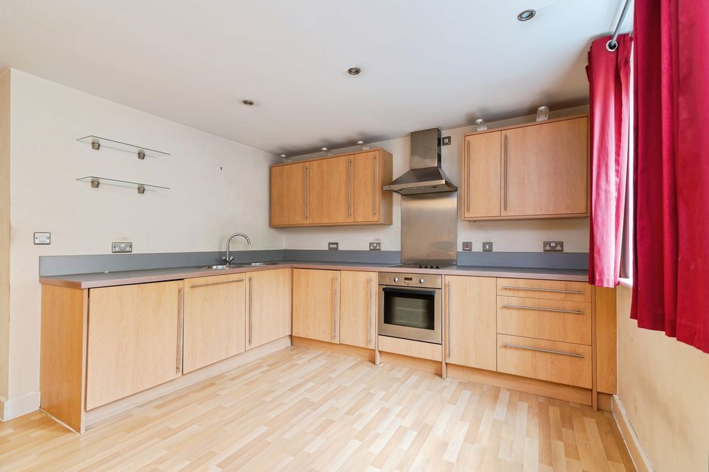 Property photo 3 of 17 Photo