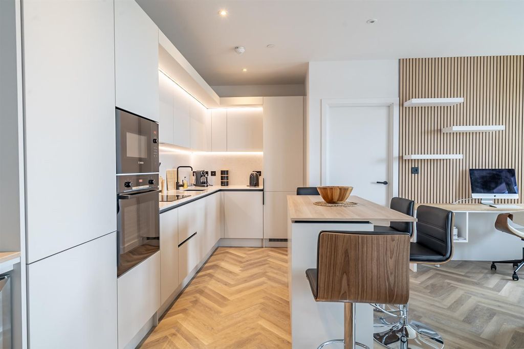 Property photo 3 of 27 Kitchen Area