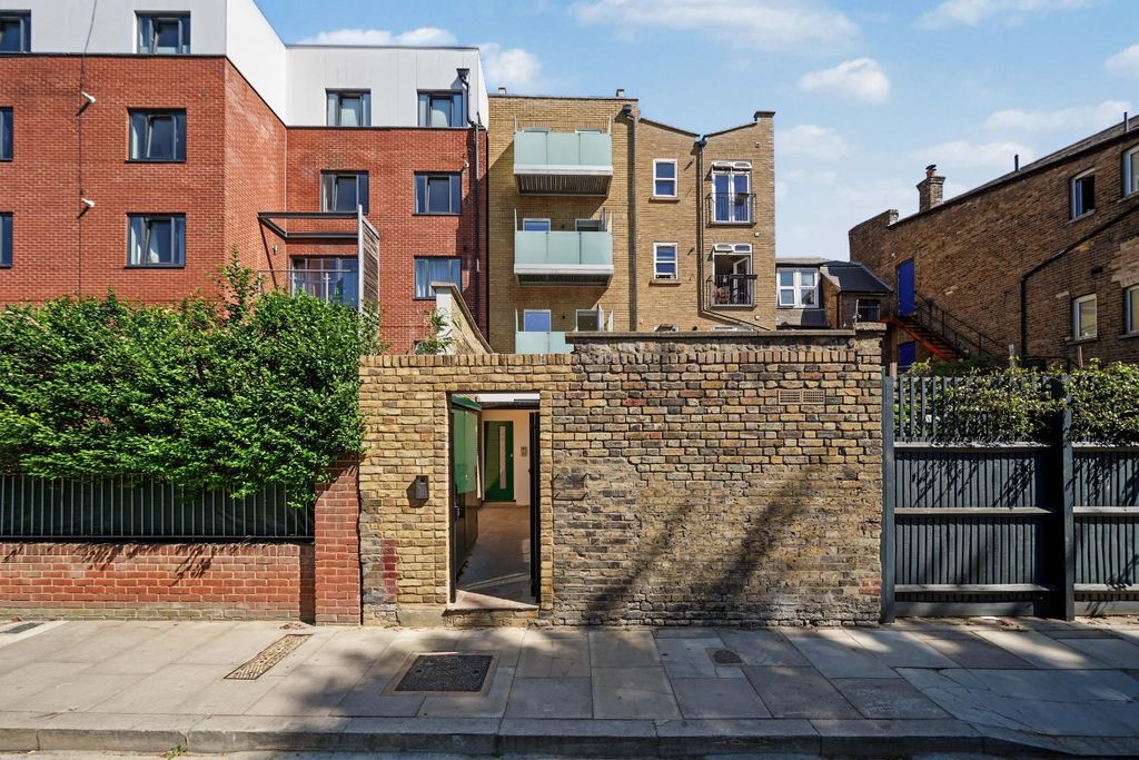 Property photo 3 of 12 12