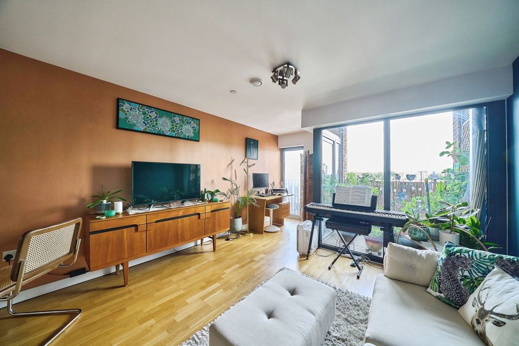 Property photo 3 of 15 Pbox-Img.Jpg