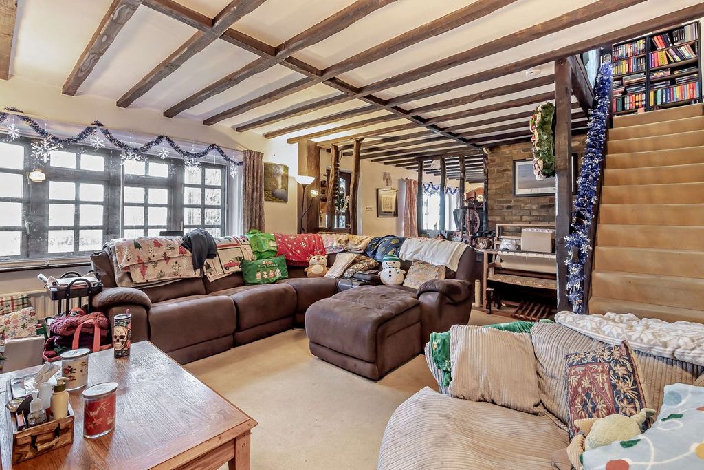 Property photo 3 of 27