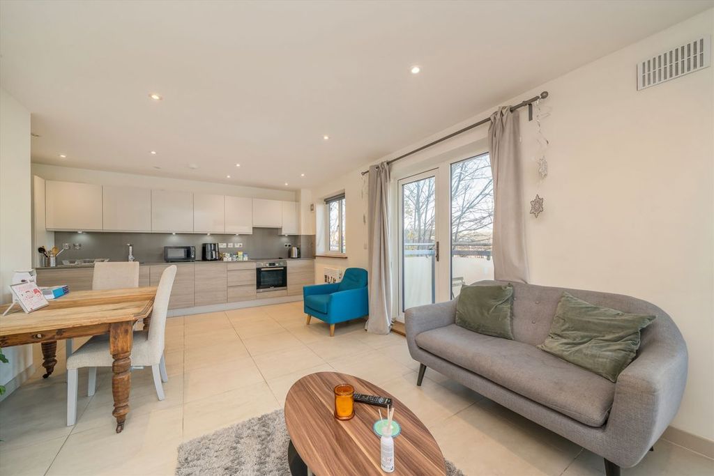 Property photo 2 of 6