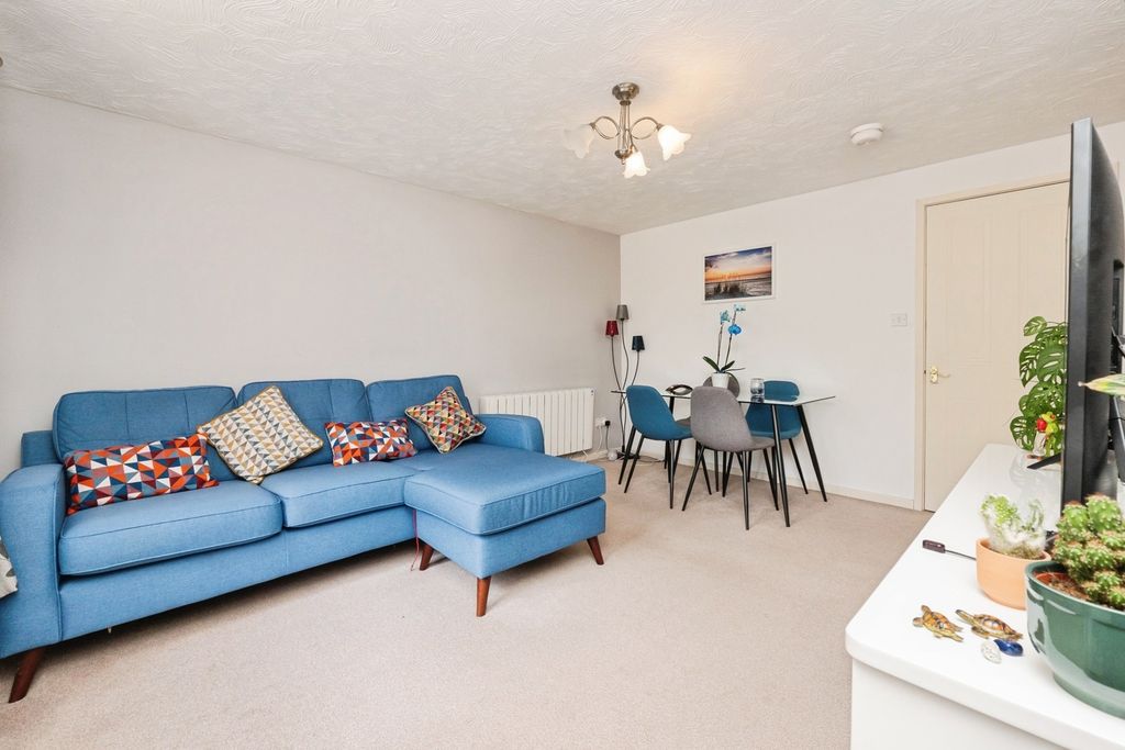 Property photo 3 of 16 Pbox-Img.Jpg