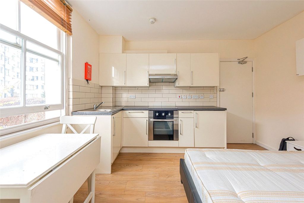 Property photo 3 of 10 Picture No. 06