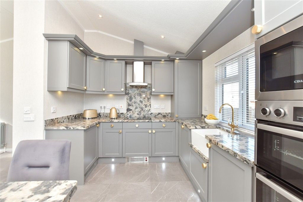 Property photo 3 of 14 Kitchen/Dining Area