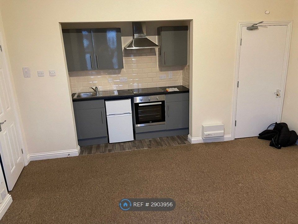 Property photo 2 of 7 Kitchen