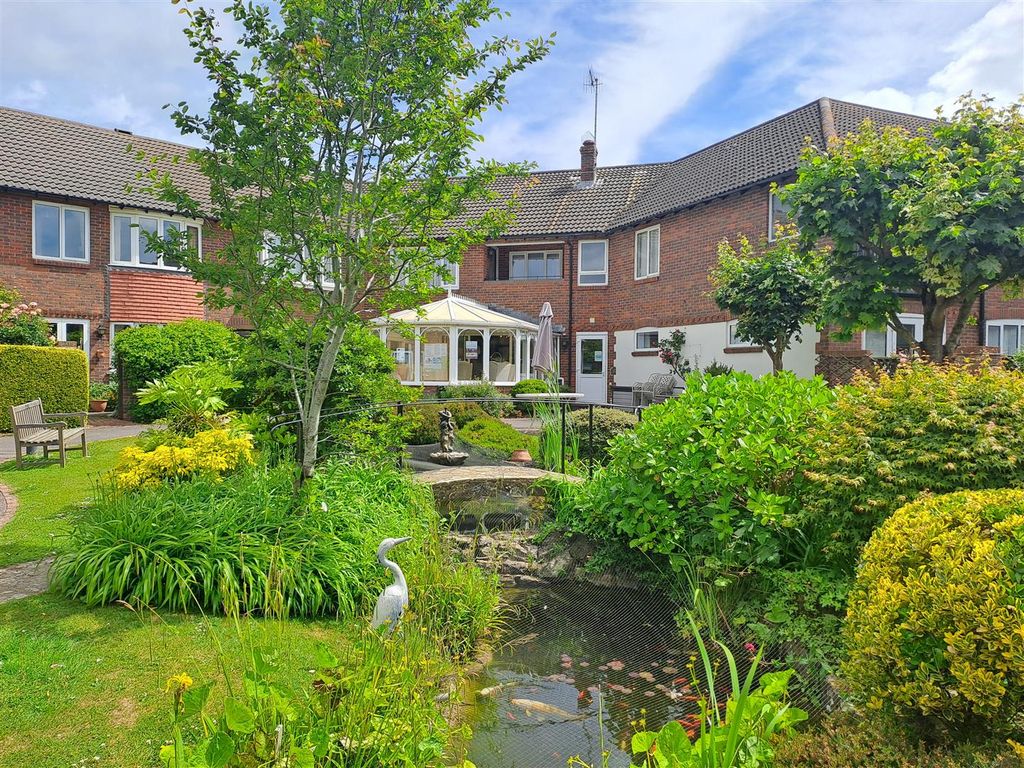 Property photo 3 of 14 Communal Garden
