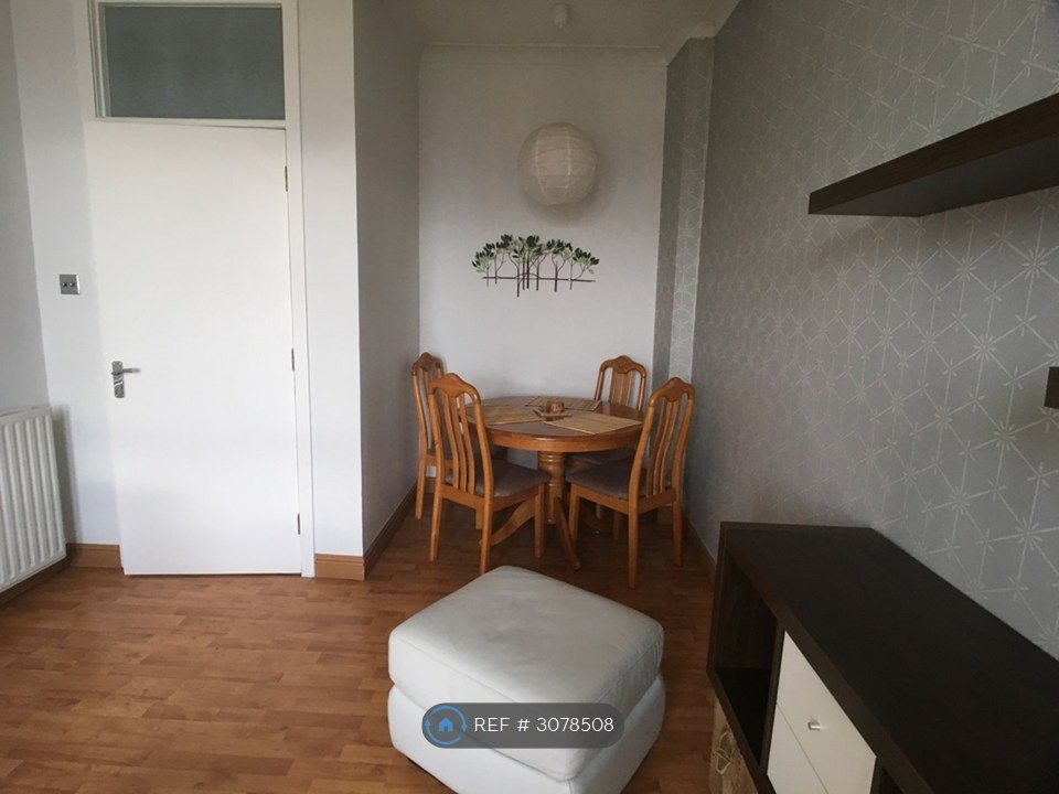 Property photo 2 of 12 Lounge