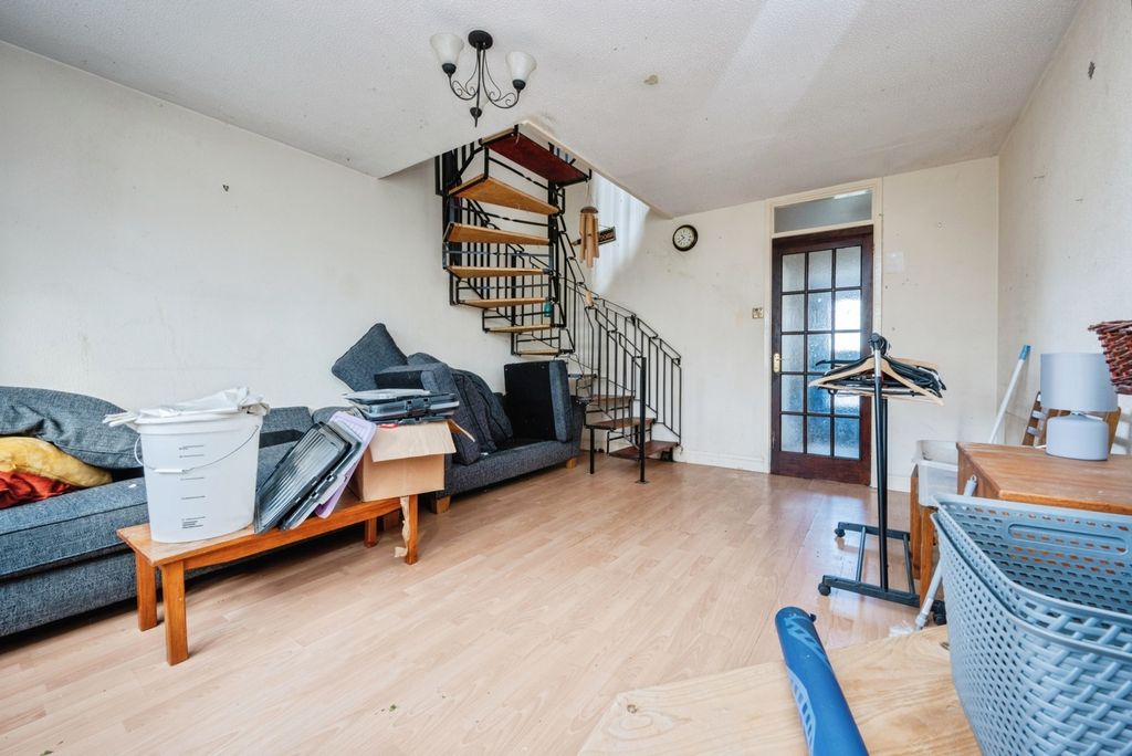 Property photo 2 of 18 Pbox-Img.Jpg