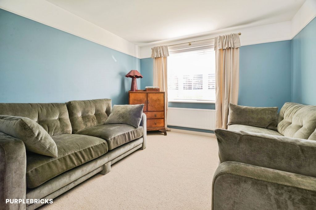 Property photo 3 of 23