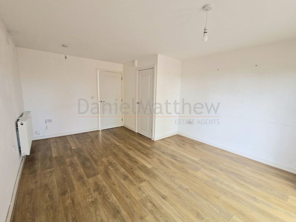 Property photo 2 of 8 Lounge