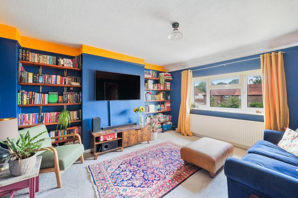 Property photo 2 of 15 Parkhurst