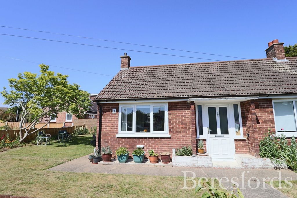 Property photo 1 of 10 Front