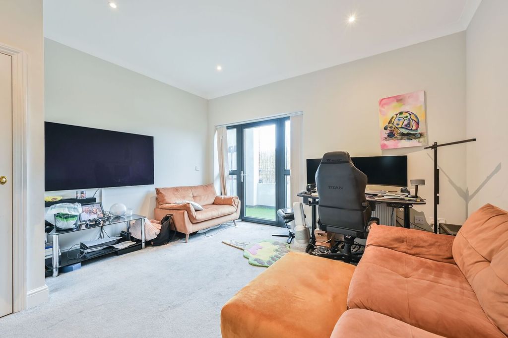 Property photo 3 of 10
