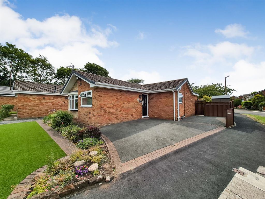 Property photo 1 of 25 000 Exterior A.Jpg