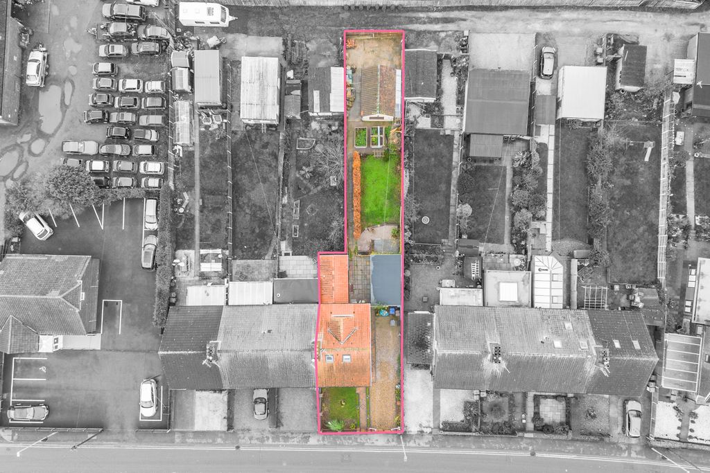 Property photo 3 of 28 Westview4