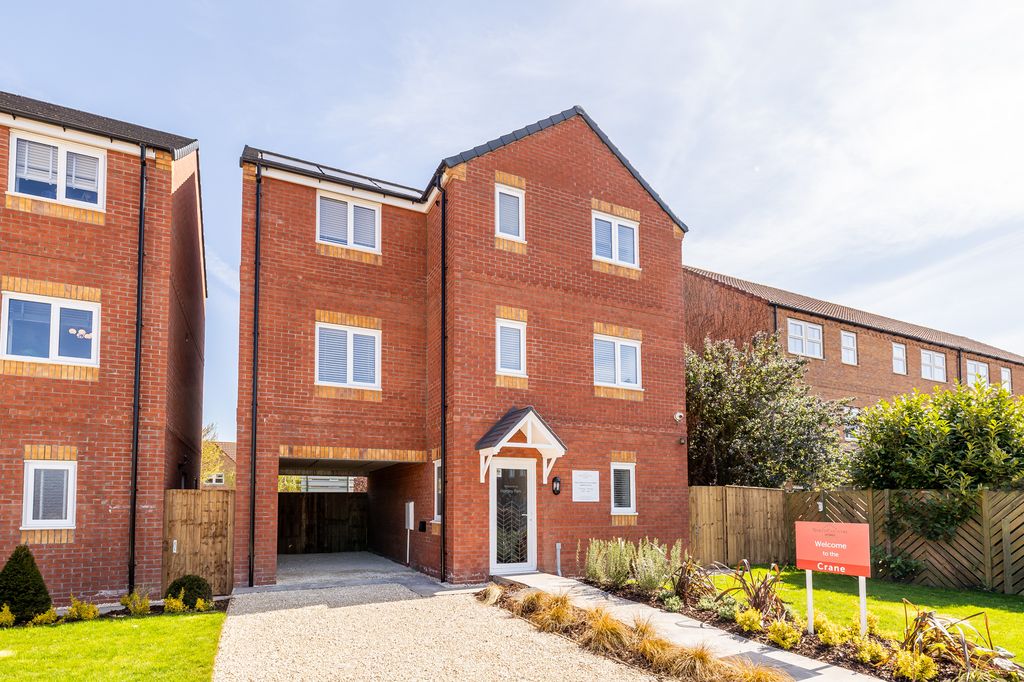 Property photo 1 of 8 Show Home