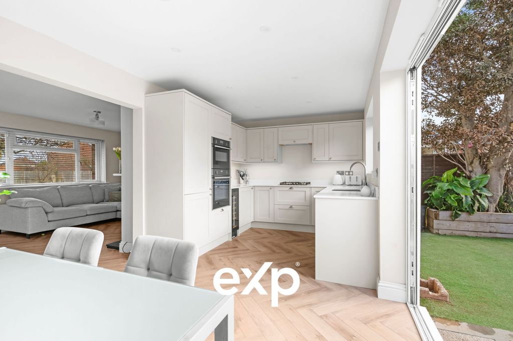 Property photo 1 of 24