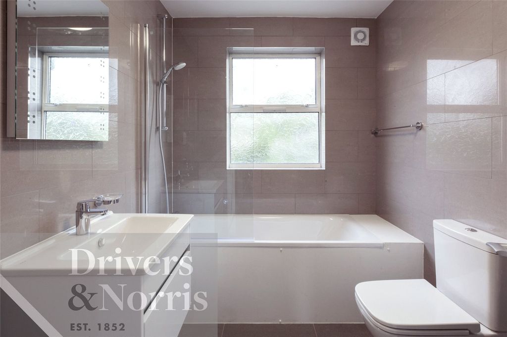 Property photo 3 of 8 Picture No. 01