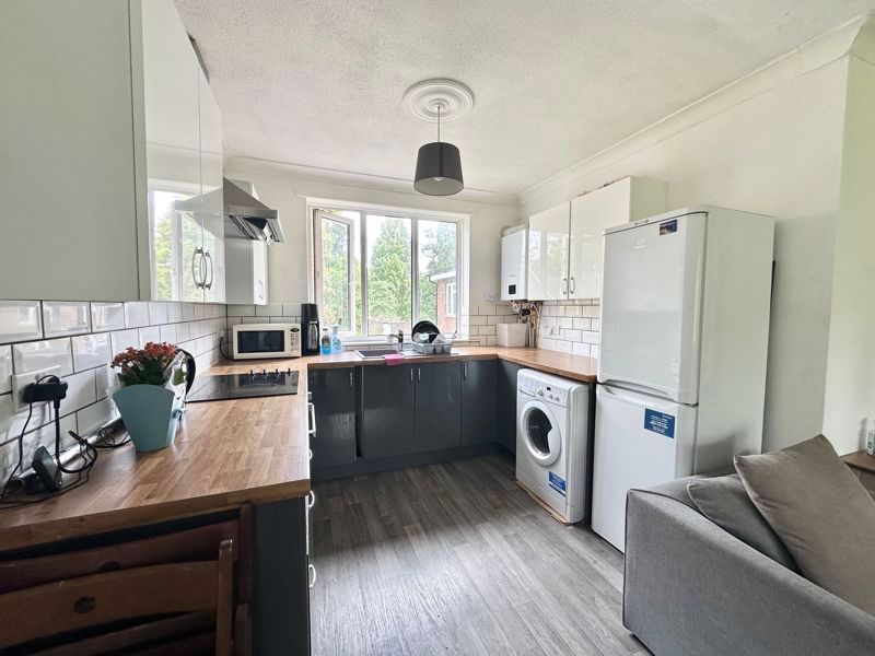 Property photo 1 of 10 Kitchen