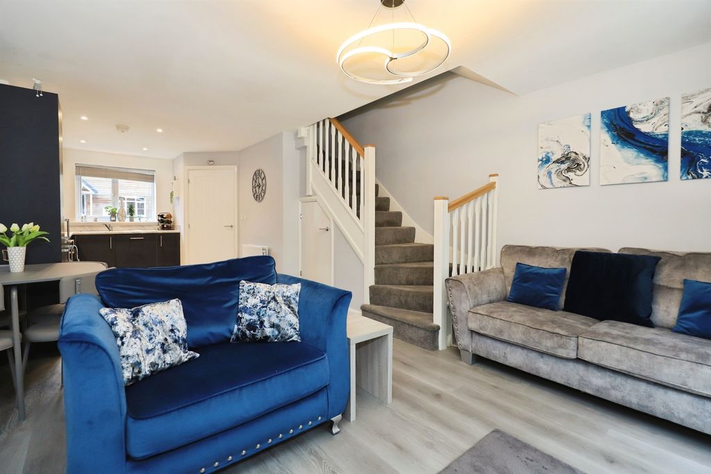 Property photo 3 of 19