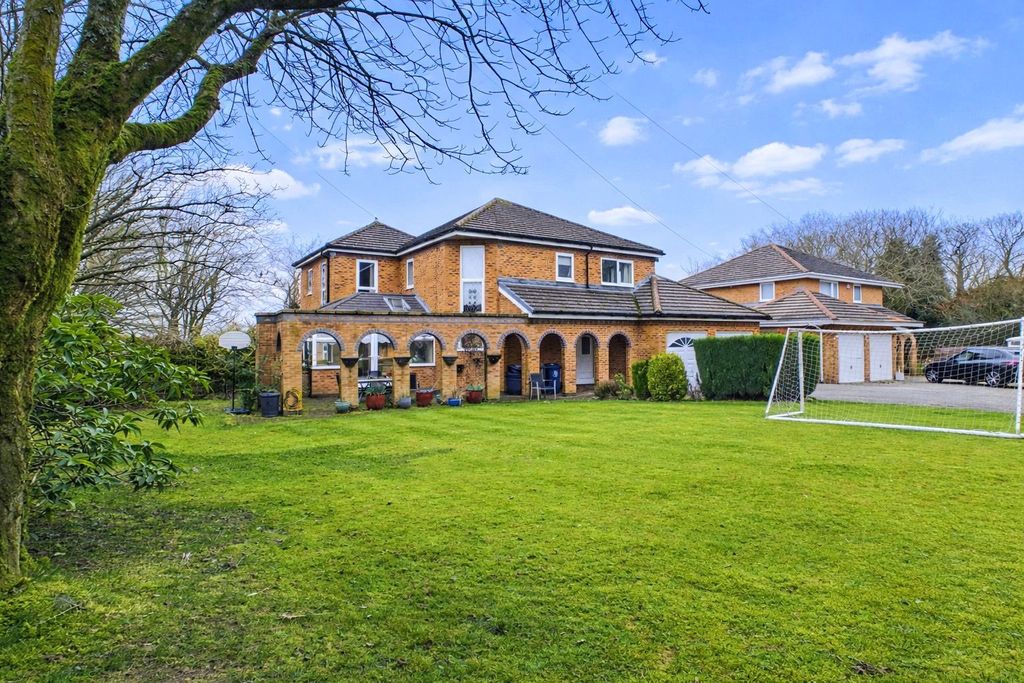 Property photo 1 of 41