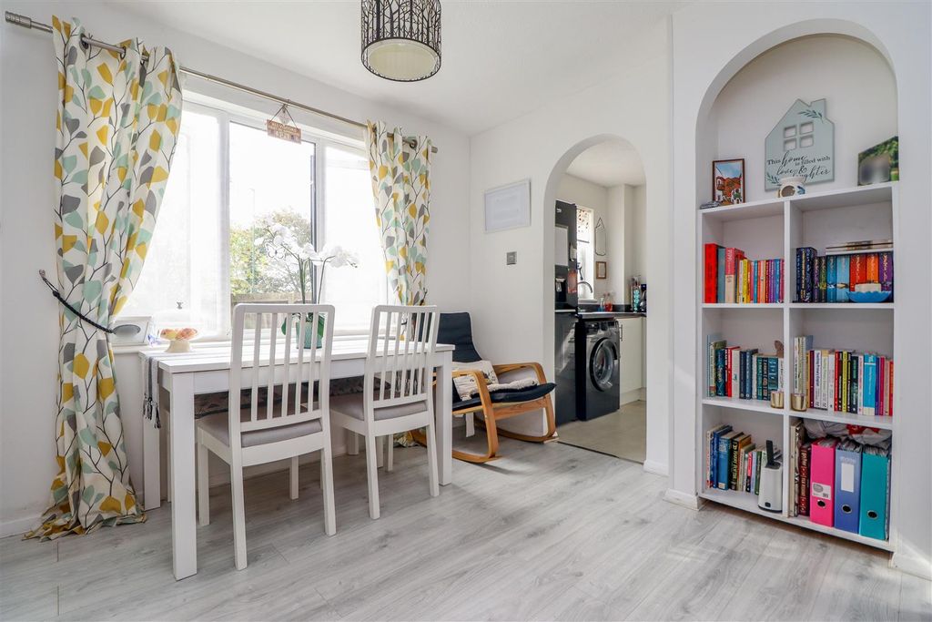 Property photo 3 of 19