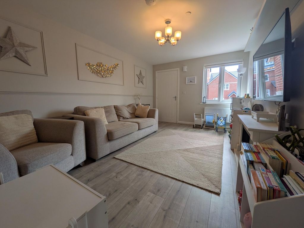 Property photo 2 of 11