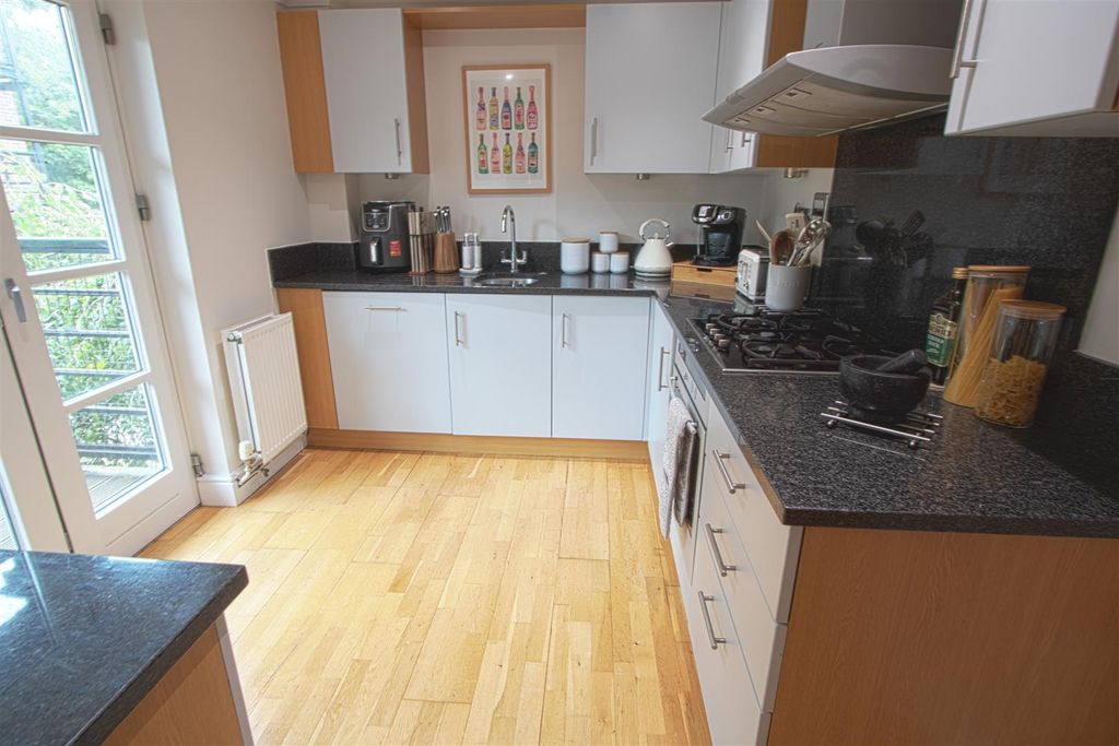 Property photo 3 of 12 Kitchen.Jpg