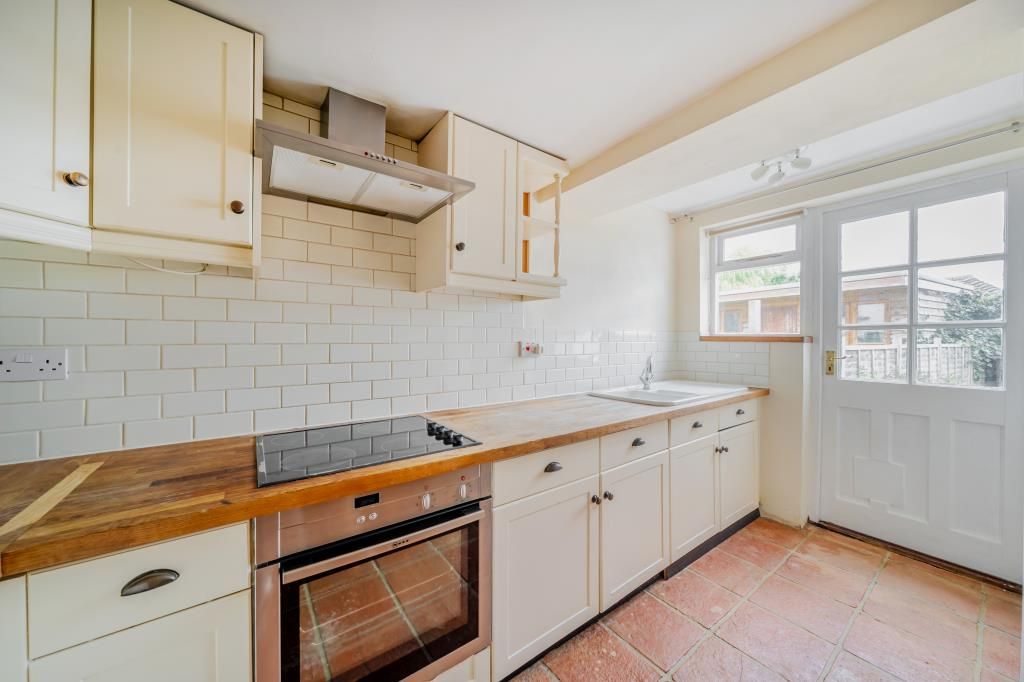 Property photo 3 of 20 Kitchen