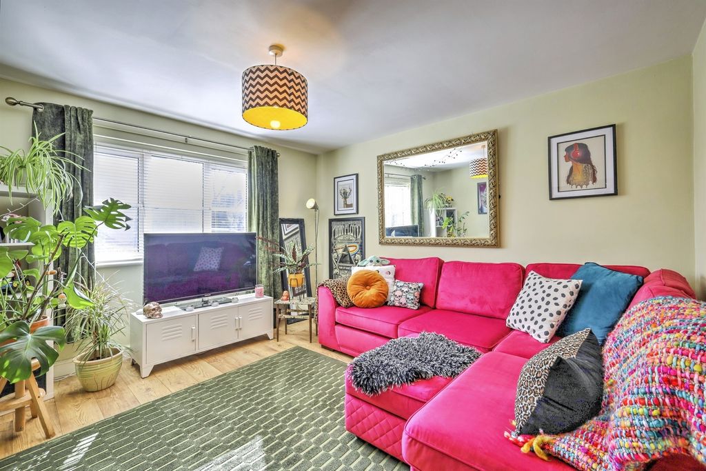 Property photo 3 of 9