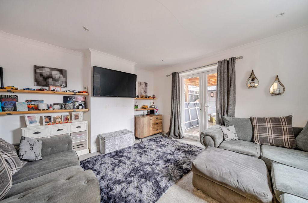 Property photo 3 of 19 1400910-8-6973442...