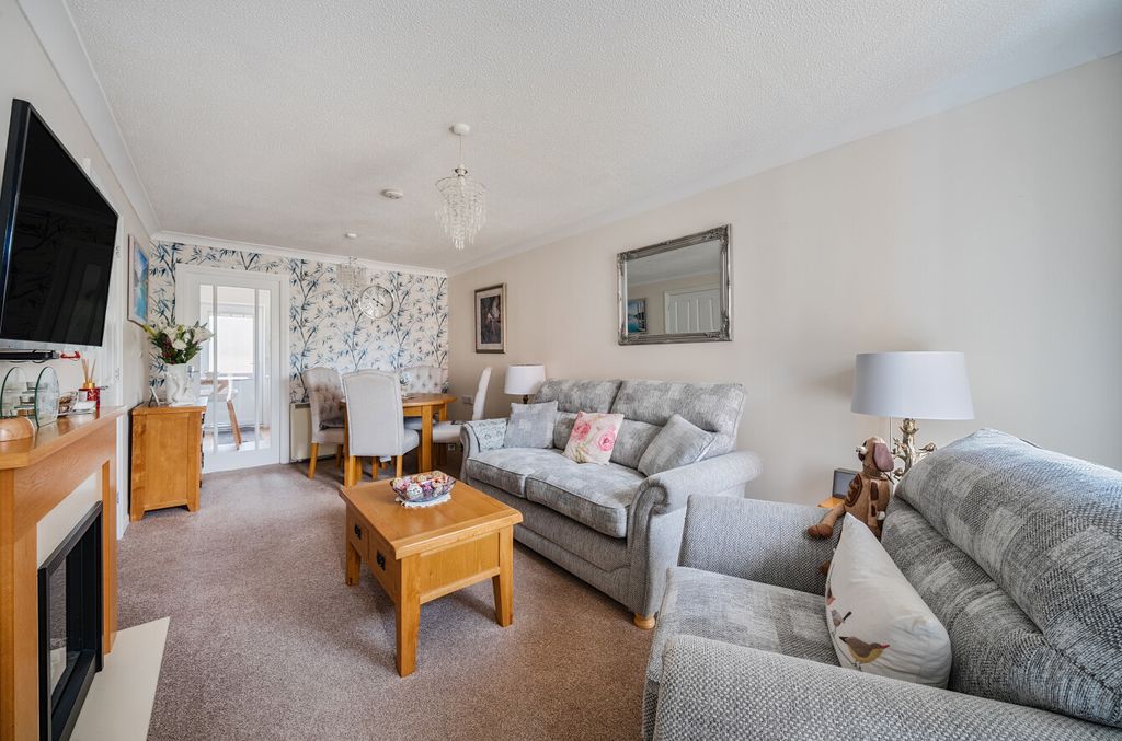 Property photo 2 of 20 1329459-14-688A4E...