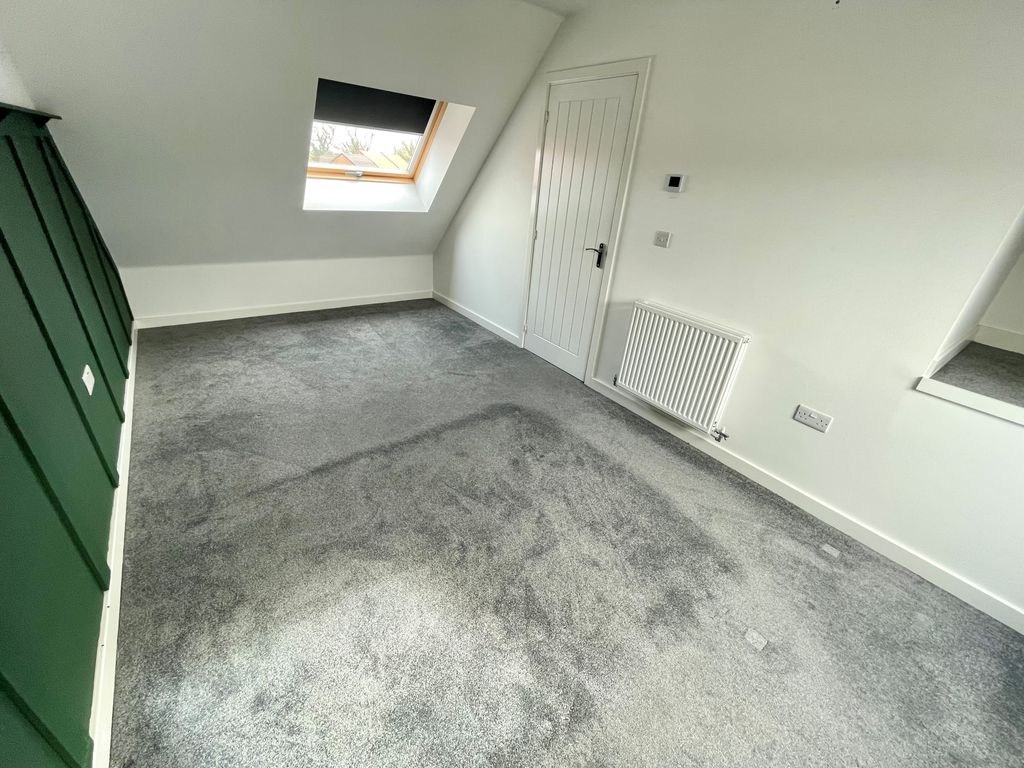 Property photo 3 of 9 Front