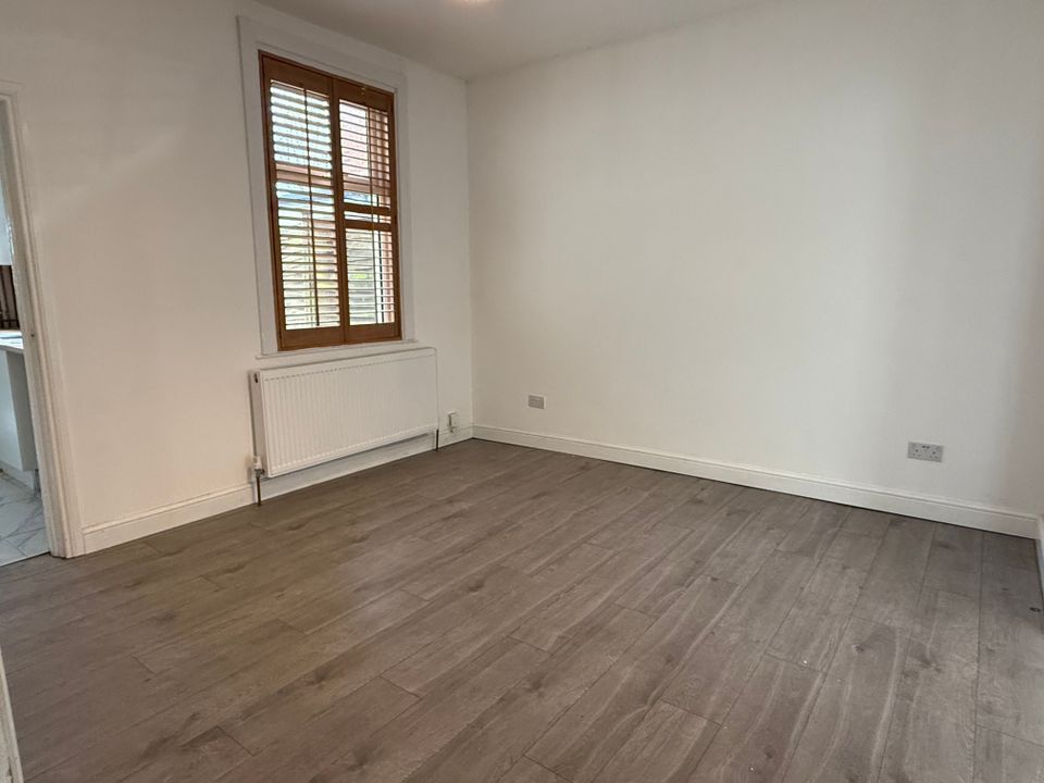 Property photo 3 of 9 Diningroomjpg