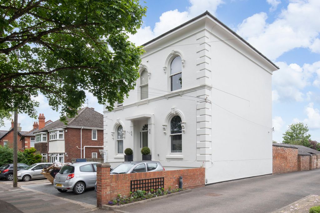 Property photo 3 of 7