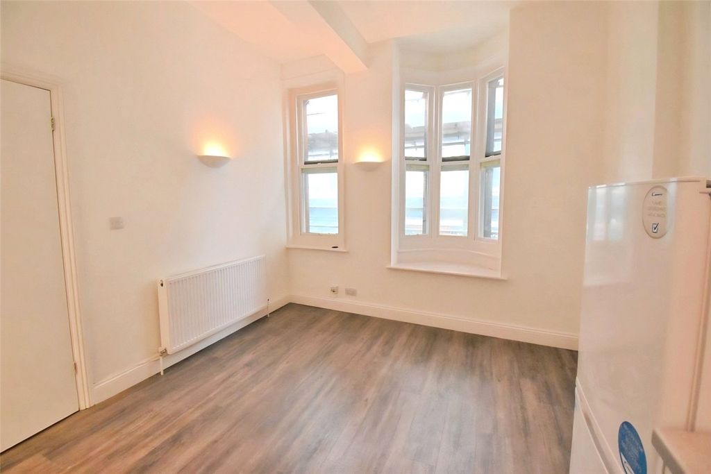 Property photo 3 of 5 Picture No. 04