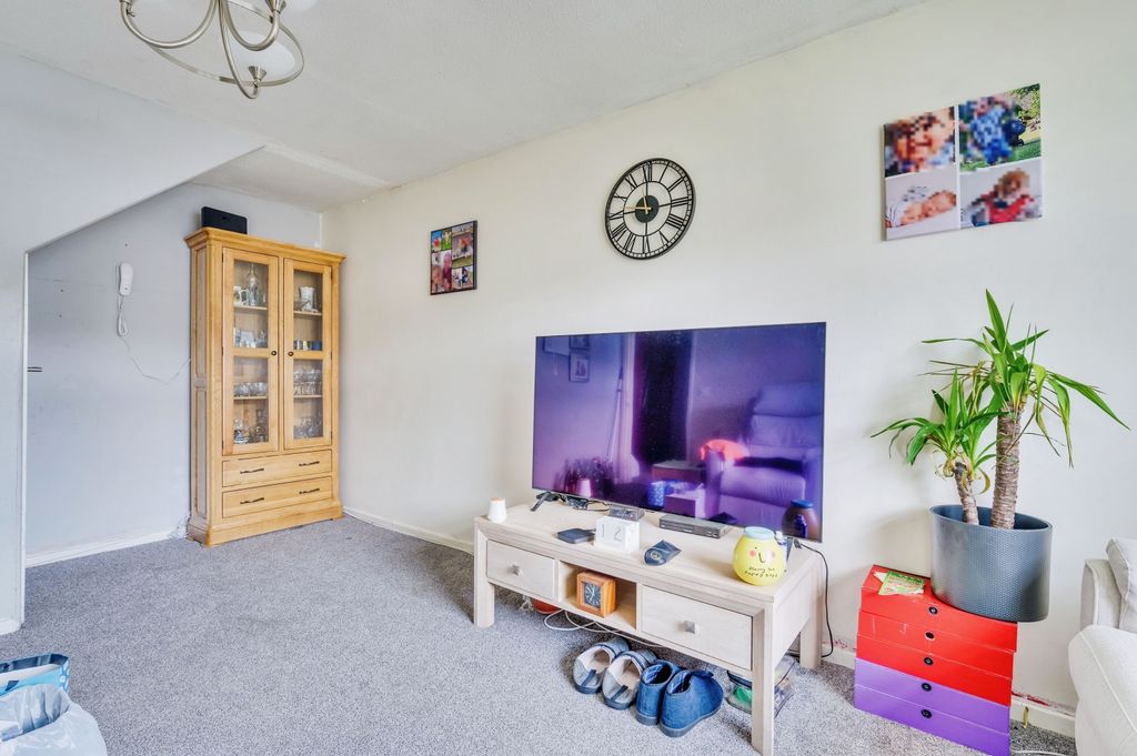 Property photo 3 of 17 Photography