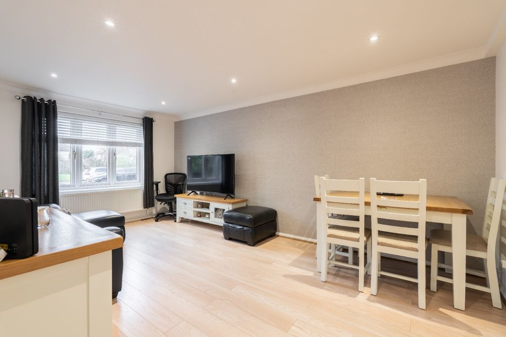 Property photo 2 of 20 4646202