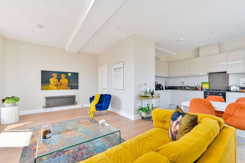 Property photo 2 of 22