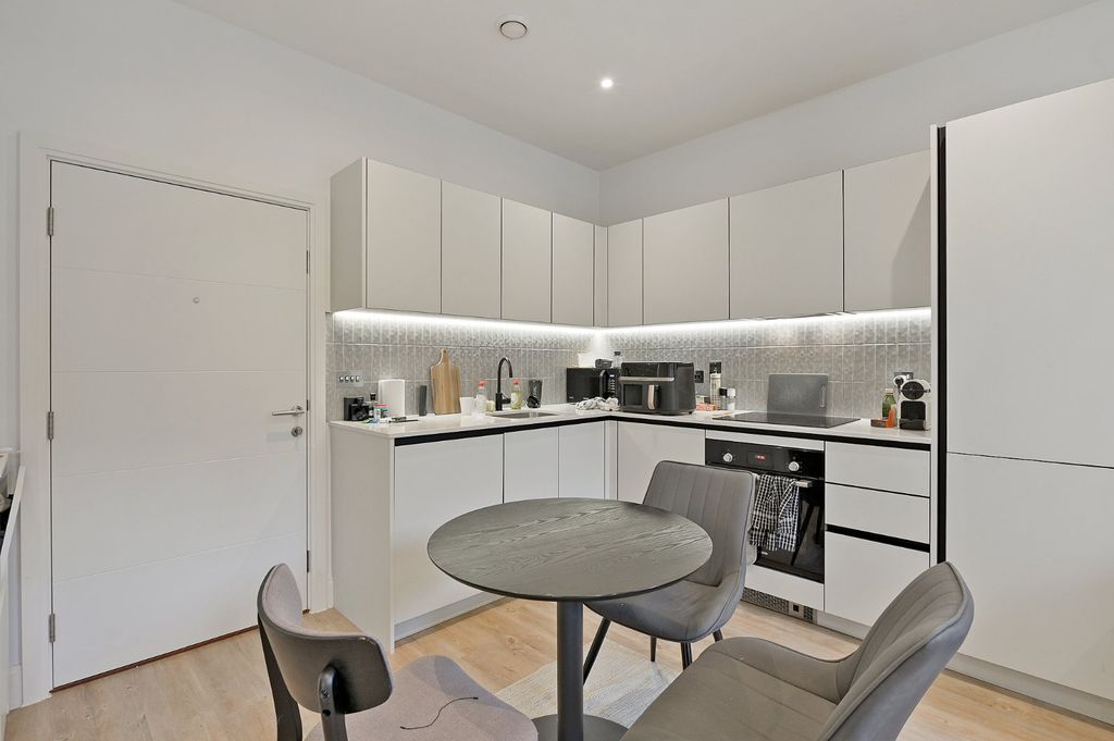 Property photo 3 of 16 Reception Room