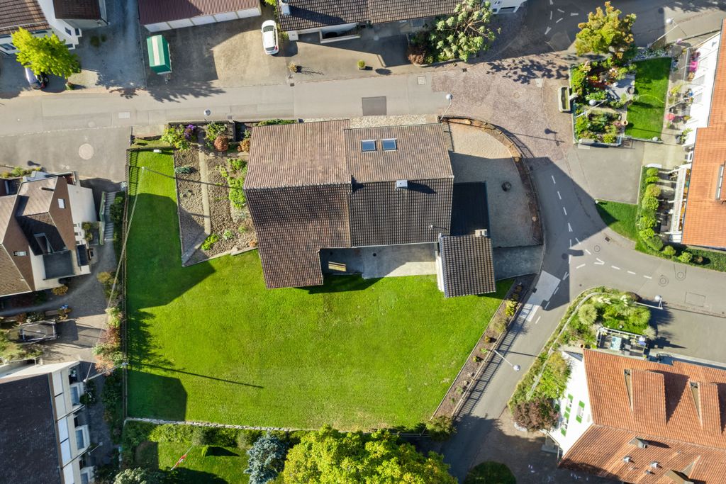 Property photo 3 of 13