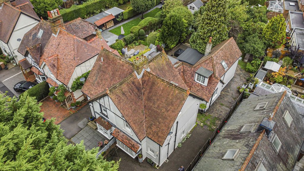 Property photo 1 of 34