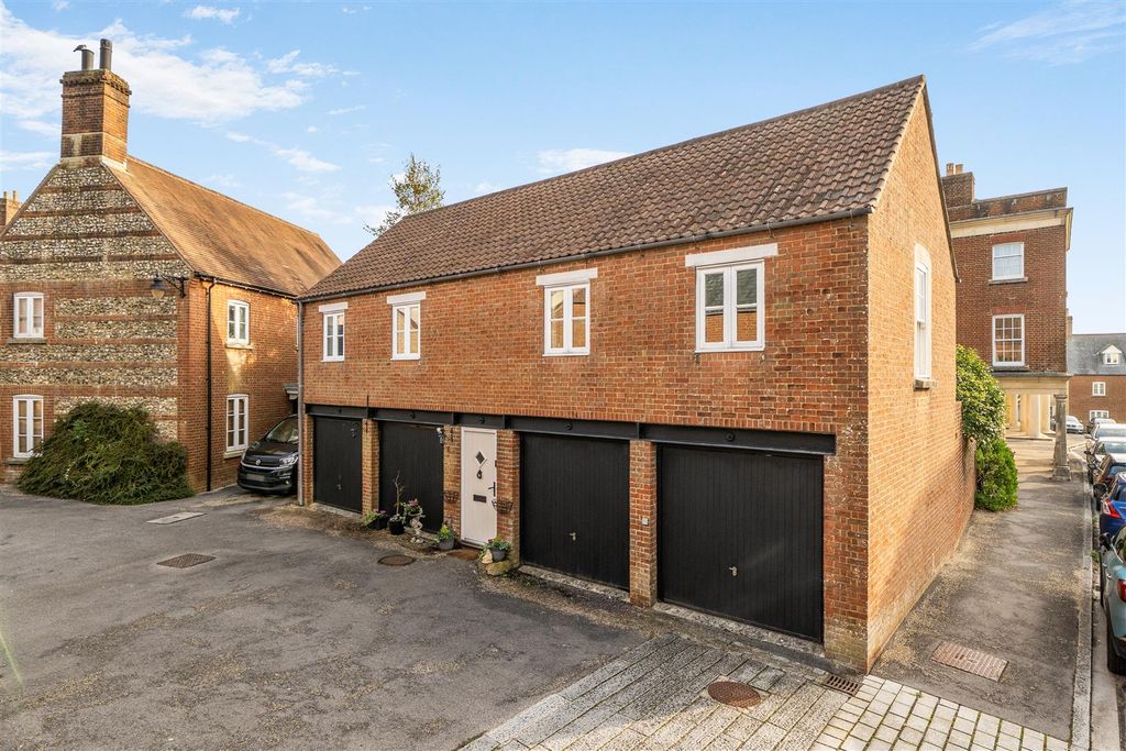 Property photo 1 of 22 The Coach House